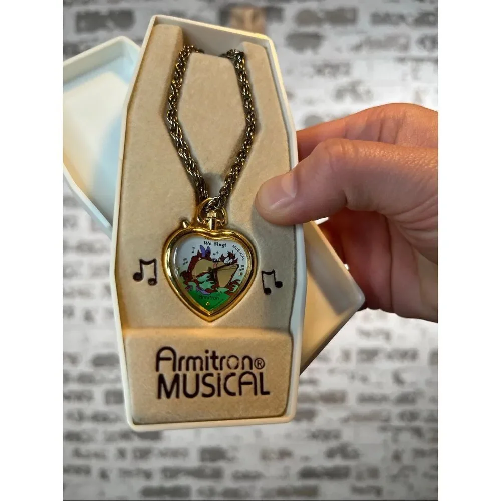 Looney tunes | in the box musical necklace